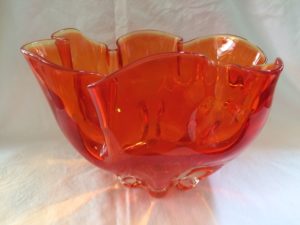 Decorative glass bowl